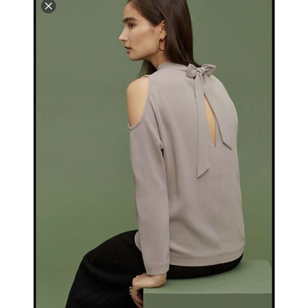 Aritzia Wilfred Cold Shoulder Tie Back Long Sleeve